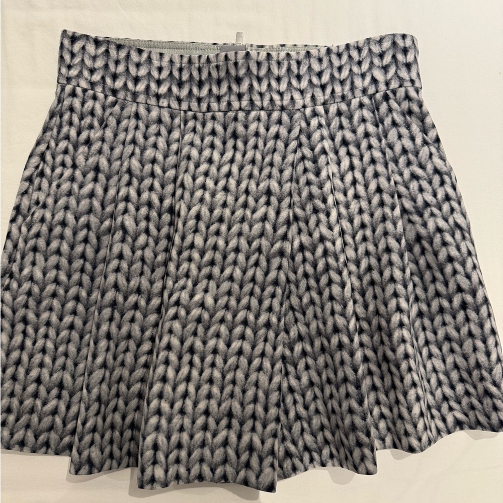 Banana Republic Navy and White Skort